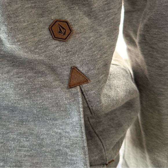 Women’s Volcom Tower pullover cowl neck hoodie with leather accents in grey XS - Picture 4 of 7